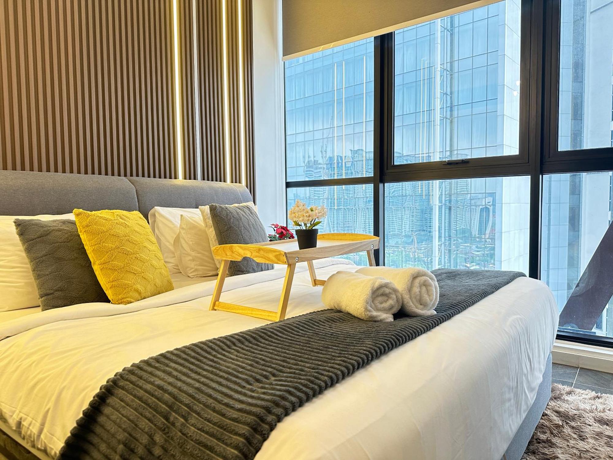 Scarletz Suites Klcc Twin Tower By Purple Orchid Kuala Lumpur Eksteriør billede