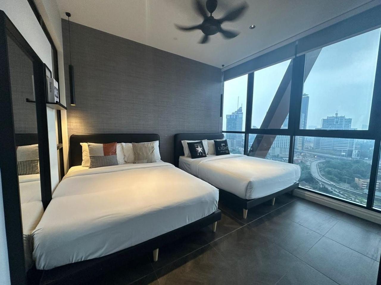 Scarletz Suites Klcc Twin Tower By Purple Orchid Kuala Lumpur Eksteriør billede