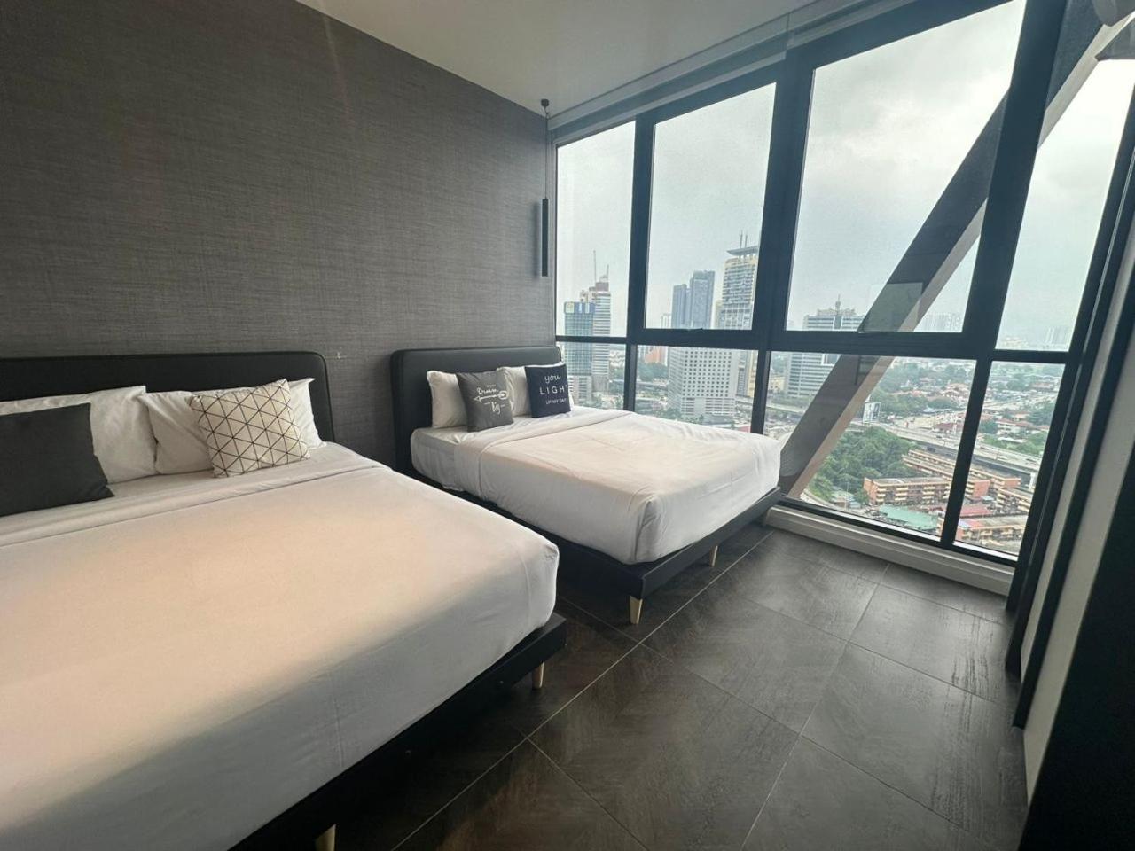 Scarletz Suites Klcc Twin Tower By Purple Orchid Kuala Lumpur Eksteriør billede